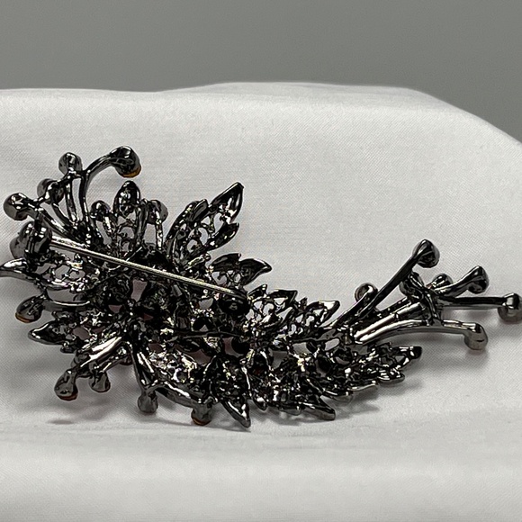 Vintage Ravoli Red Rhinestone Brooch.  3.5” - Picture 3 of 12